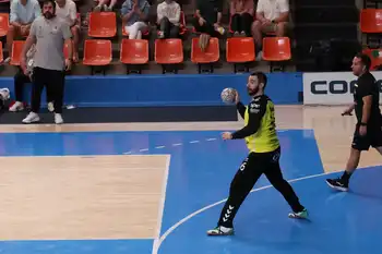 El portero Gerard Forns durante un momento del partido.