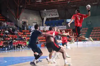 Los jugadores del UBU San Pablo Burgos durante un encuentro en El Plantío