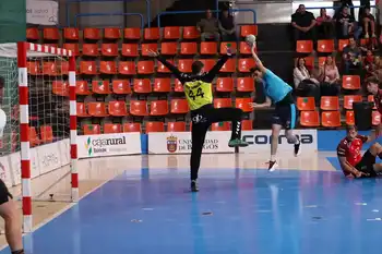 El portero Daniel Santamaría durante el encuentro