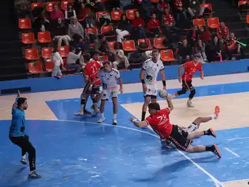 El jugador del UBU San Pablo Bm. Burgos Alonso Maidana en un momento del partido
