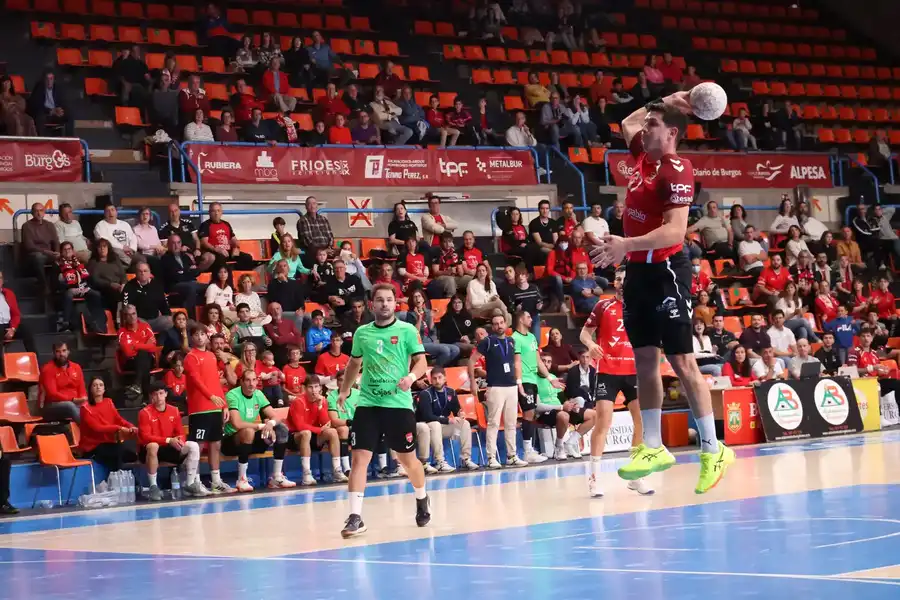 El UBU vuelve a rugir en Burgos (31-29)