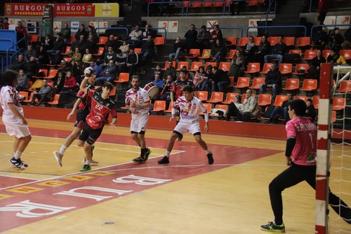 Victoria sufrida del UBU San Pablo ante el ULE Ademar