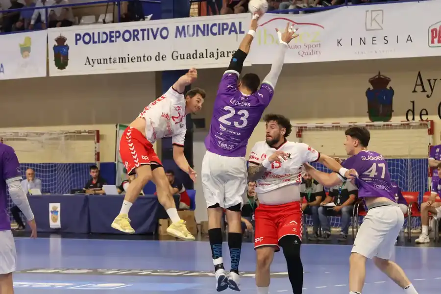 Los cidianos caen de pie: Orgullo, coraje y una fe inquebrantable (28-23)