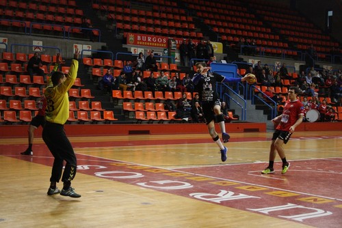 21-21 EL UBU SAN PABLO EMPATA EN EL PLANTÍO CONTRA GIJÓN