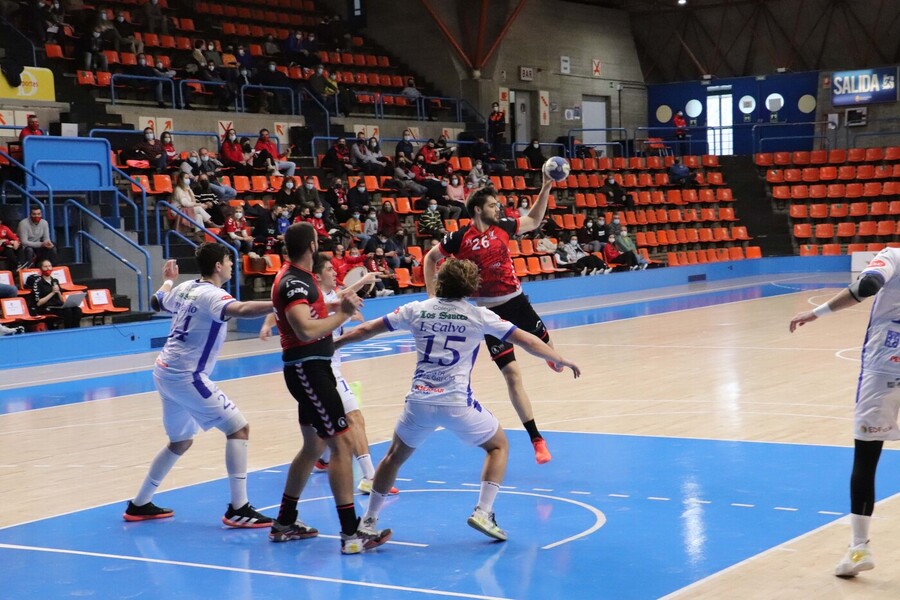 El UBU San Pablo se desinfla en el tramo final y cae ante Cisne