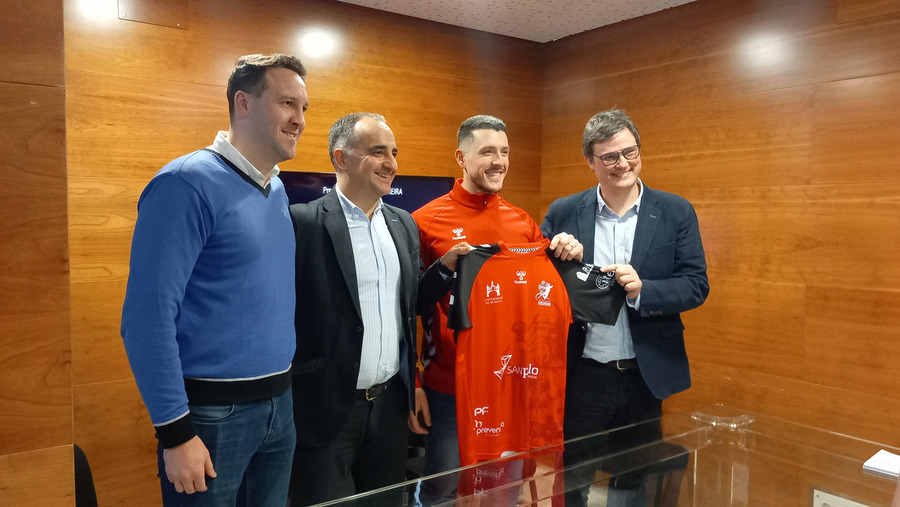 Arthur Pereira, presentado como jugador del UBU San Pablo en AvantiaCasa