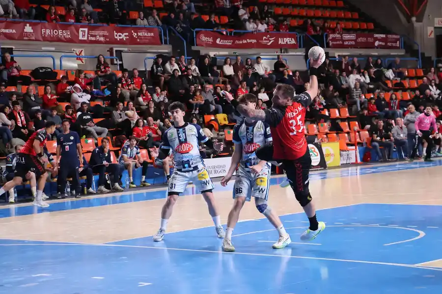 Los cidianos miden su solidez ante un Soria al límite