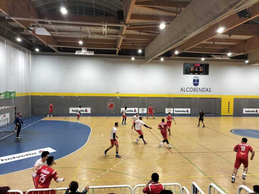 Derrota del UBU San Pablo Burgos ante Balonmano Alcobendas en su regreso a la competición (29-27)