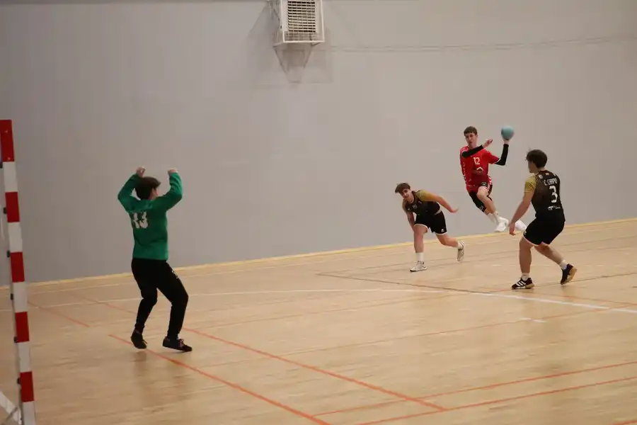 La Academia del Club Balonmano Burgos sigue creciendo paso a paso